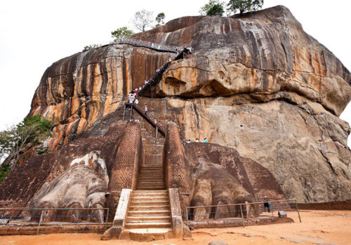 Sigiriya-rock-fortress