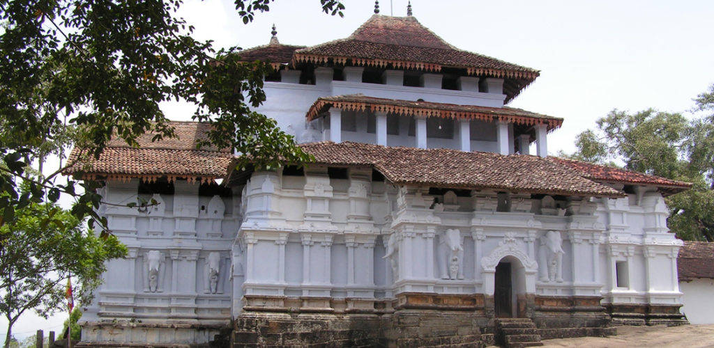 lankathilaka-temple-01